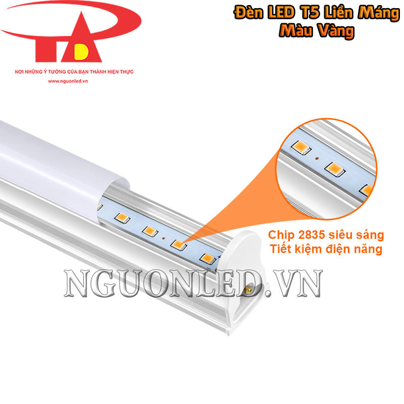 Cụm chip LED SMD 2835 bên trong thanh đèn T5 màu vàng cho độ sáng cao, tiết kiệm điện