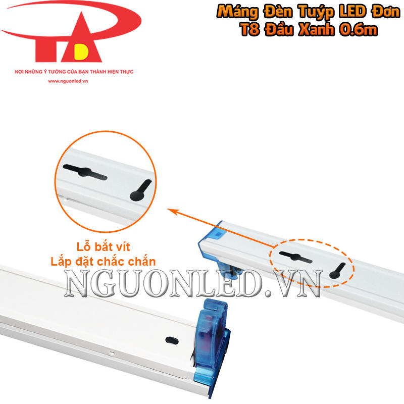 Máng đèn 0.6m đơn đầu xanh có lỗ bắt vít sẵn, làm điểm đánh dấu vị trí cố định thân máng