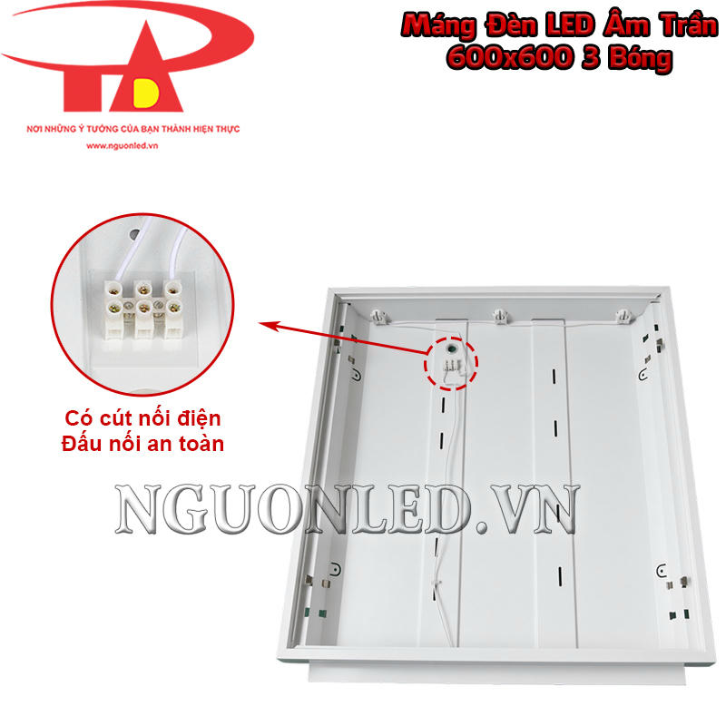 Cút nối điện bên trong máng đèn LED âm trần 600x600 3 bóng gom các đầu dây về một vị trí đấu nối tập trung