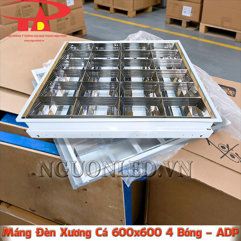 Máng đèn xương cá 600x600 4 bóng được kiểm tra trước khi giao tại An Đức Phát