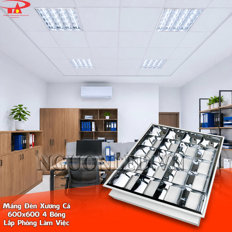Máng đèn LED âm trần 600x600 4 bóng bố trí theo ô la-phông phía trên khu làm việc văn phòng
