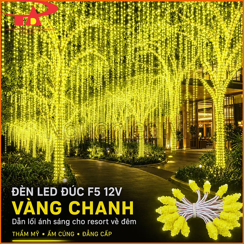 Đèn LED đúc F5 12V màu vàng chanh quấn cây gần mặt nước trong khu resort