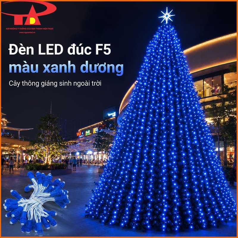 Đèn LED đúc F5 xanh dương trang trí cây thông ngoài trời vào ban đêm