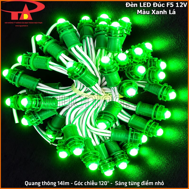 Đèn led đúc F5 12V màu xanh lá đang sáng trên nền đen