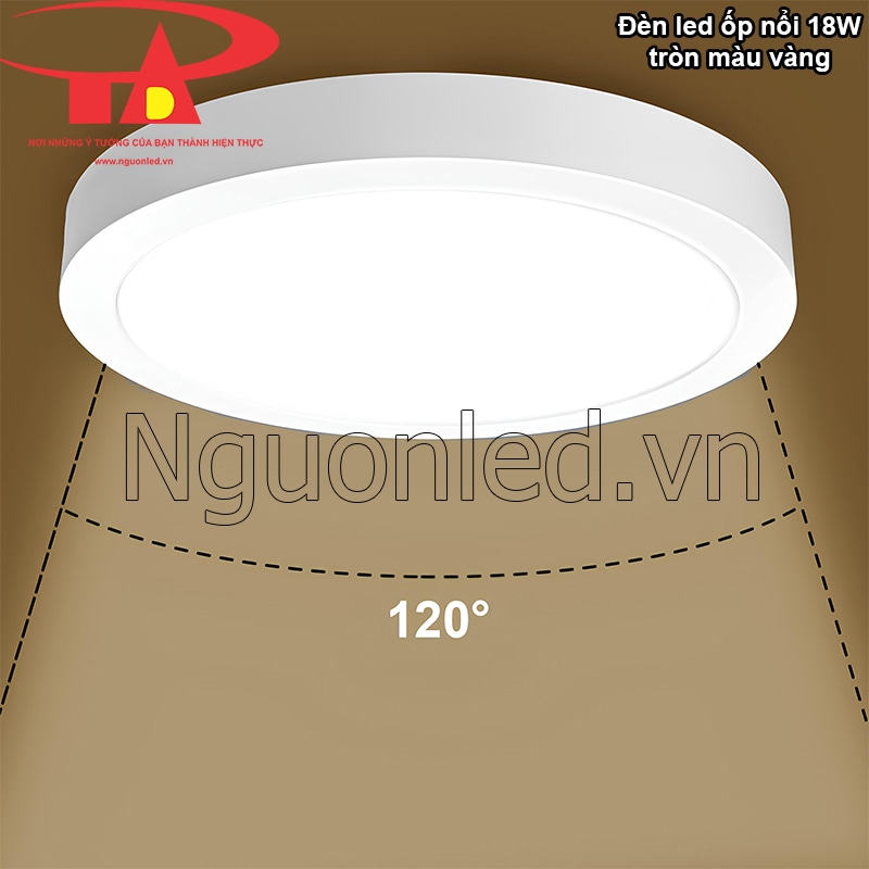 Không gian được chiếu sáng đồng đều nhờ bóng đèn ốp trần tròn 18W góc chiếu 120 độ