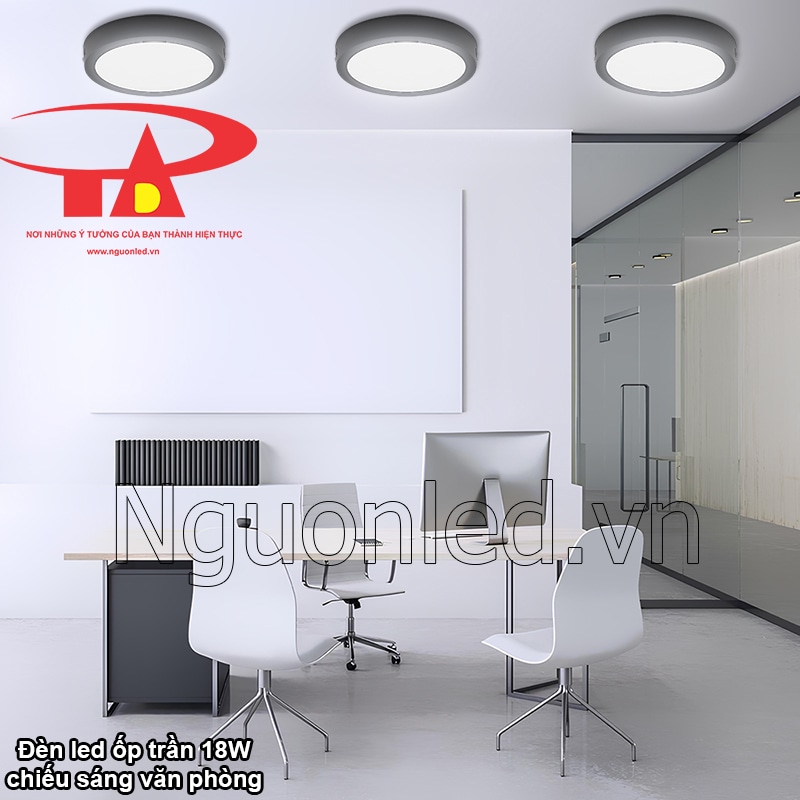 Chiếu sáng sáng sủa từ đèn LED ốp trần 18W tròn viền đen mang lại không gian sáng rõ cho văn phòng làm việc, bảo vệ mắt người sử dụng