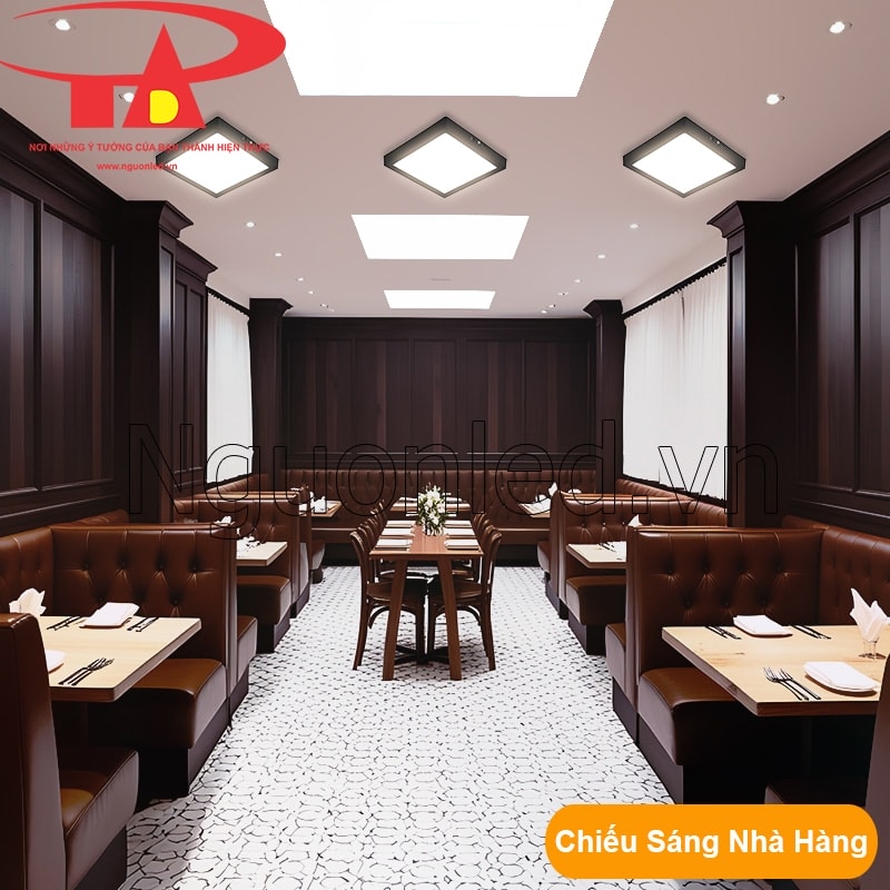 Đèn LED ốp trần vuông 24W vỏ đen tạo không gian ấm cúng, sang trọng cho nhà hàng