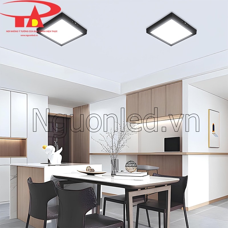 Đèn LED vuông viền đen chống bóng đổ, hỗ trợ thao tác nấu nướng an toàn, chính xác