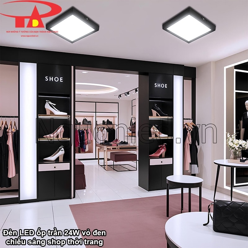 Thiết kế sắc nét của đèn ốp trần viền đen đồng bộ với nội thất cửa hàng hiện đại