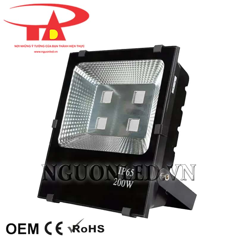 Đèn pha led đổi màu 200W, tiết kiệm điện năng