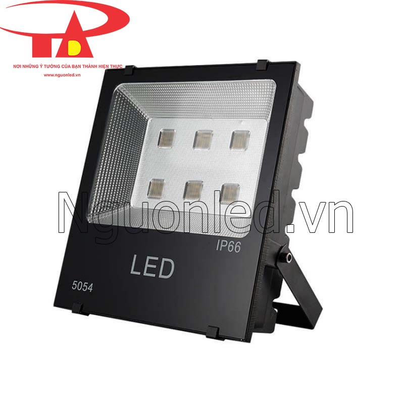 Đèn pha led 300W, tiết kiệm điện năng tối ưu