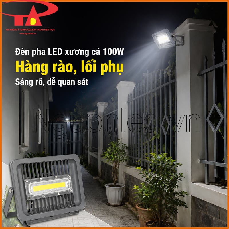 Đèn pha LED 100W xương cá chiếu sáng hàng rào, lối phụ và góc khuất quanh nhà