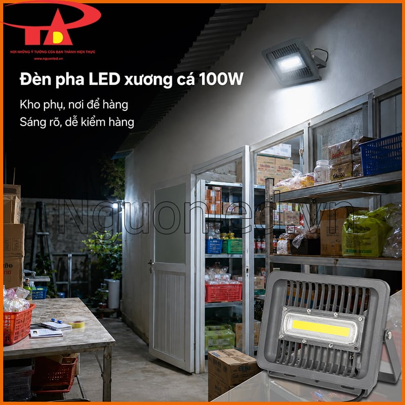 Đèn pha LED xương cá 100W chiếu sáng kho phụ và khu để hàng ngoài trời