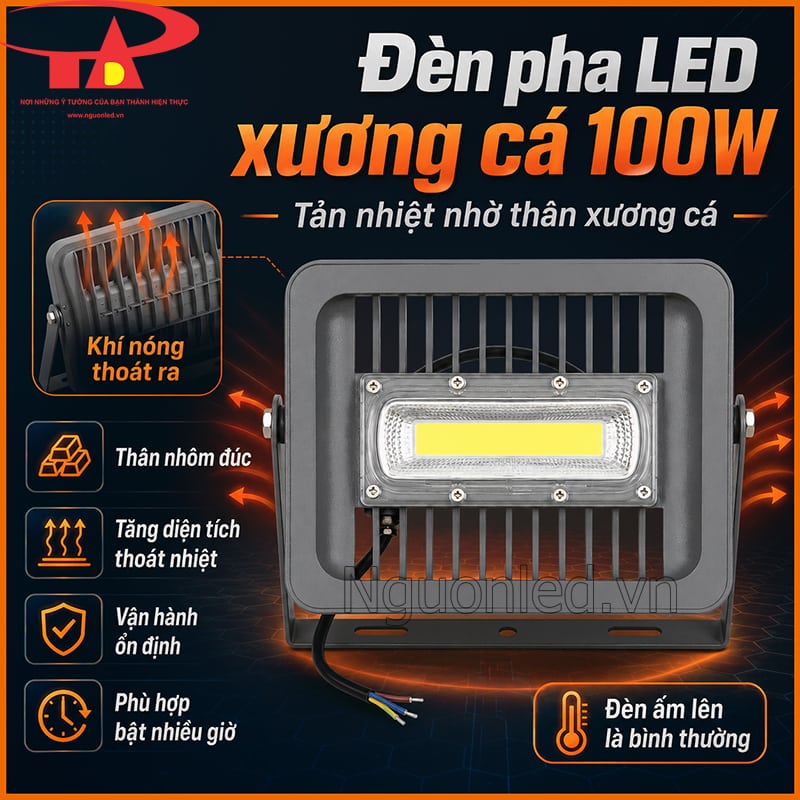 Đèn pha LED xương cá 100W với thân nhôm đúc, khe tản nhiệt và dây nguồn
