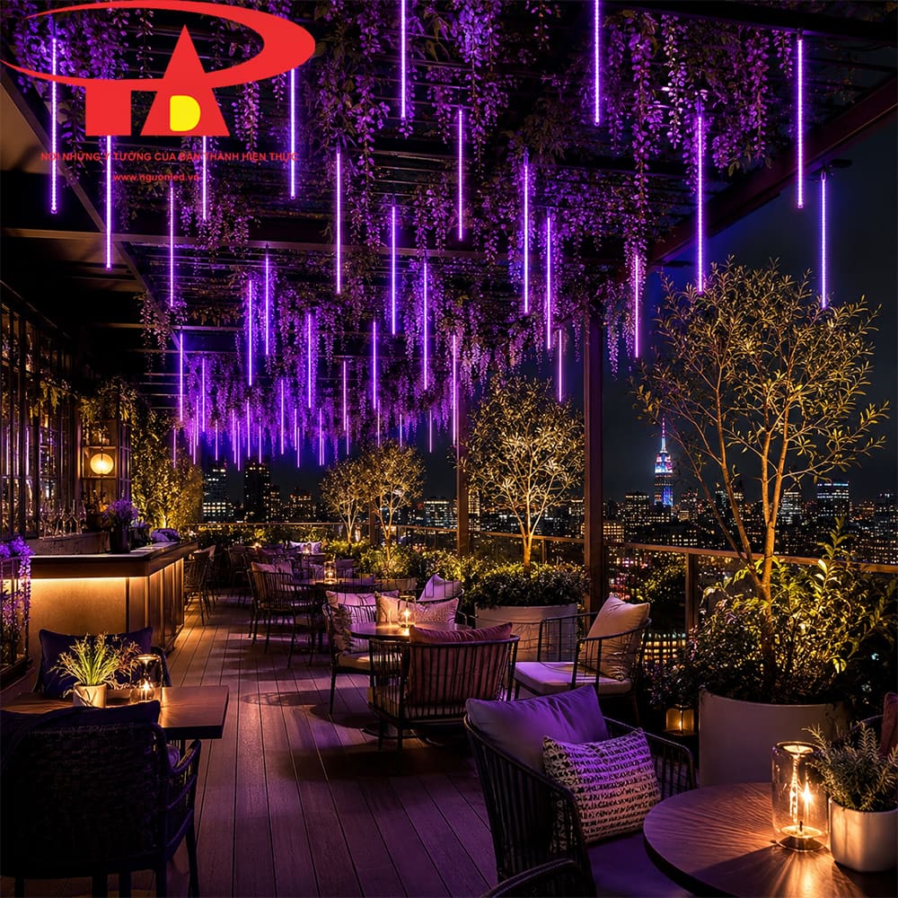 Đèn LED sao băng màu tím cho quán cafe, tạo nền ánh sáng rơi ở góc ngồi buổi tối