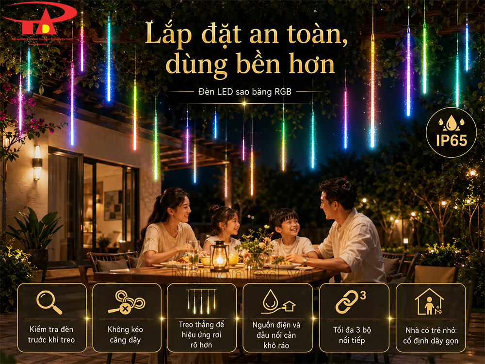 Đèn sao băng RGB ban công nhà phố tạo dải sáng đổi màu dọc mép lan can cho không gian buổi tối
